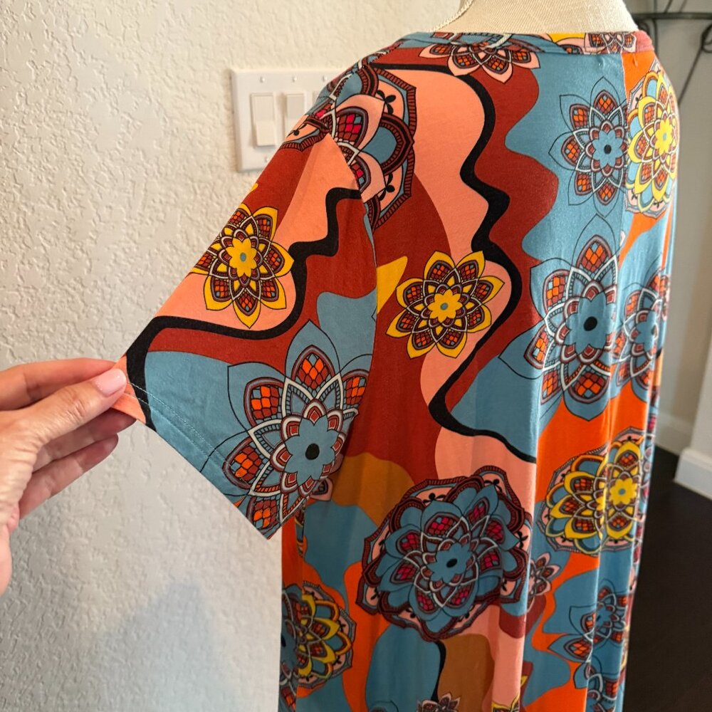 Colorful Top Plus Size 4X - Picture 2 of 7